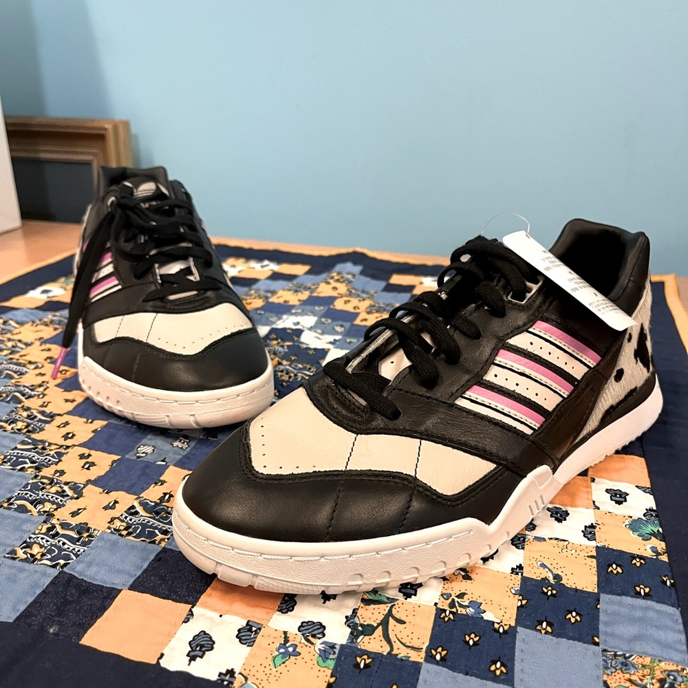 Wmns ADIDAS cow print